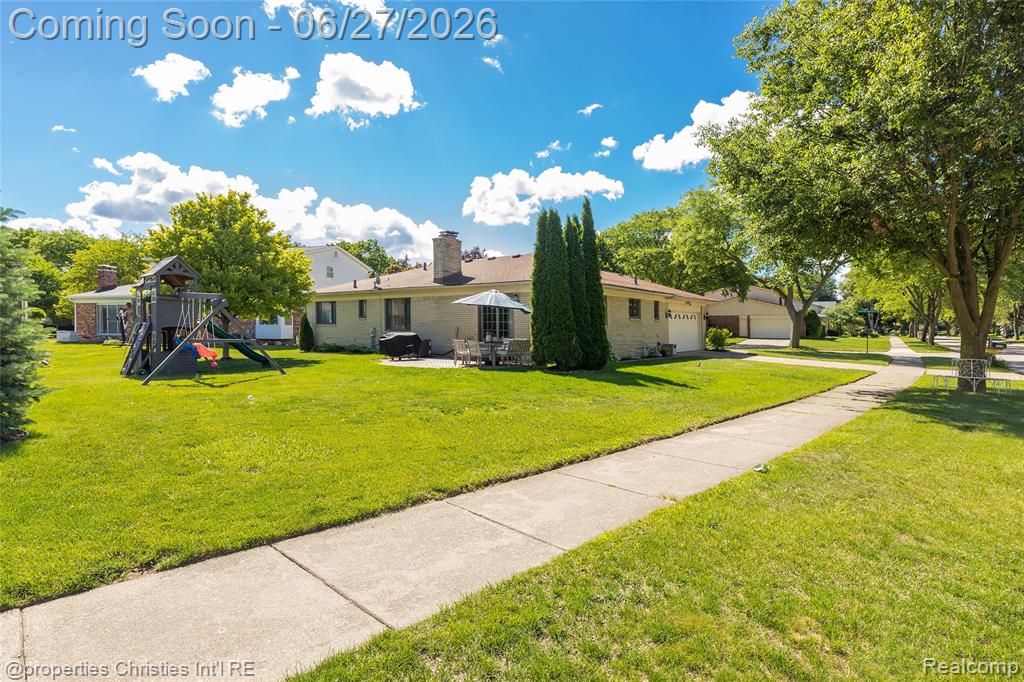 6805 Emerald Shores Drive, Troy, MI 48085 — Photo 39