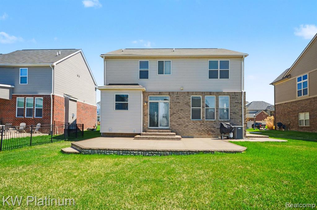55321 Demaret Drive, Macomb, MI 48042 — Photo 34