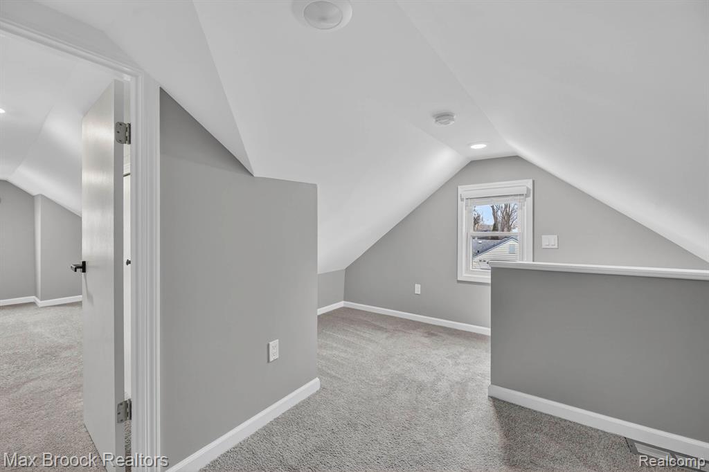 21631 Tulane Avenue, Farmington, MI 48336 — Photo 30