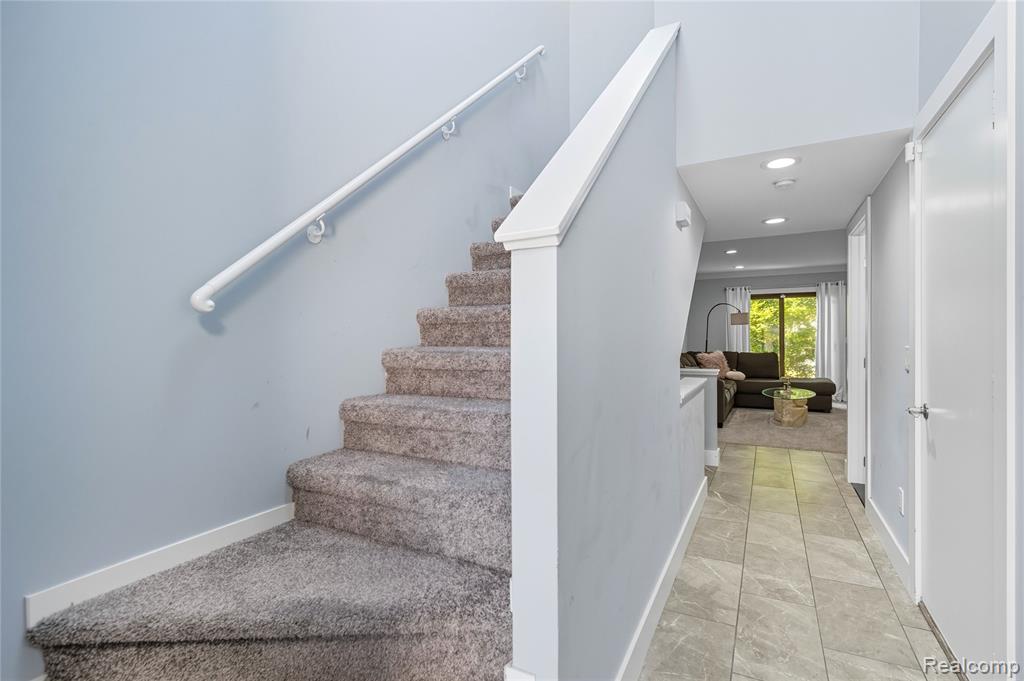 629 Ashley Circle, Rochester Hills, MI 48307 — Photo 13