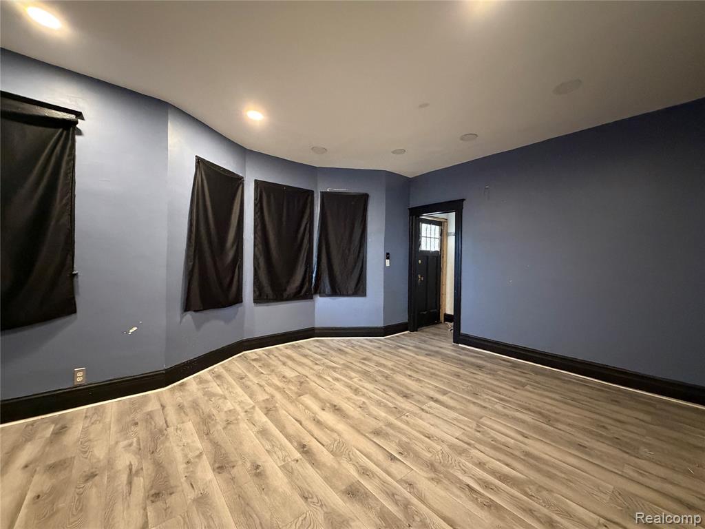 593 Owen Street, Detroit, MI 48202 — Photo 6