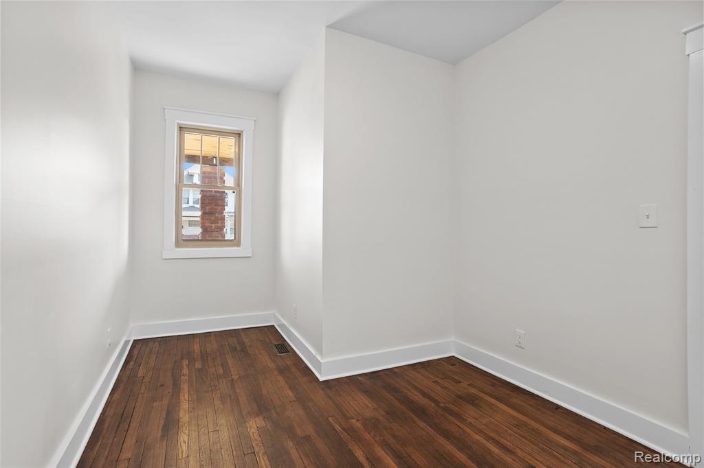 900 Hazelwood Street, Detroit, MI 48202 — Photo 15