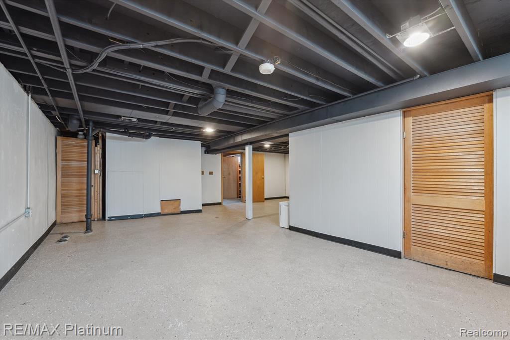 8685 Terri Drive, Westland, MI — Photo 31