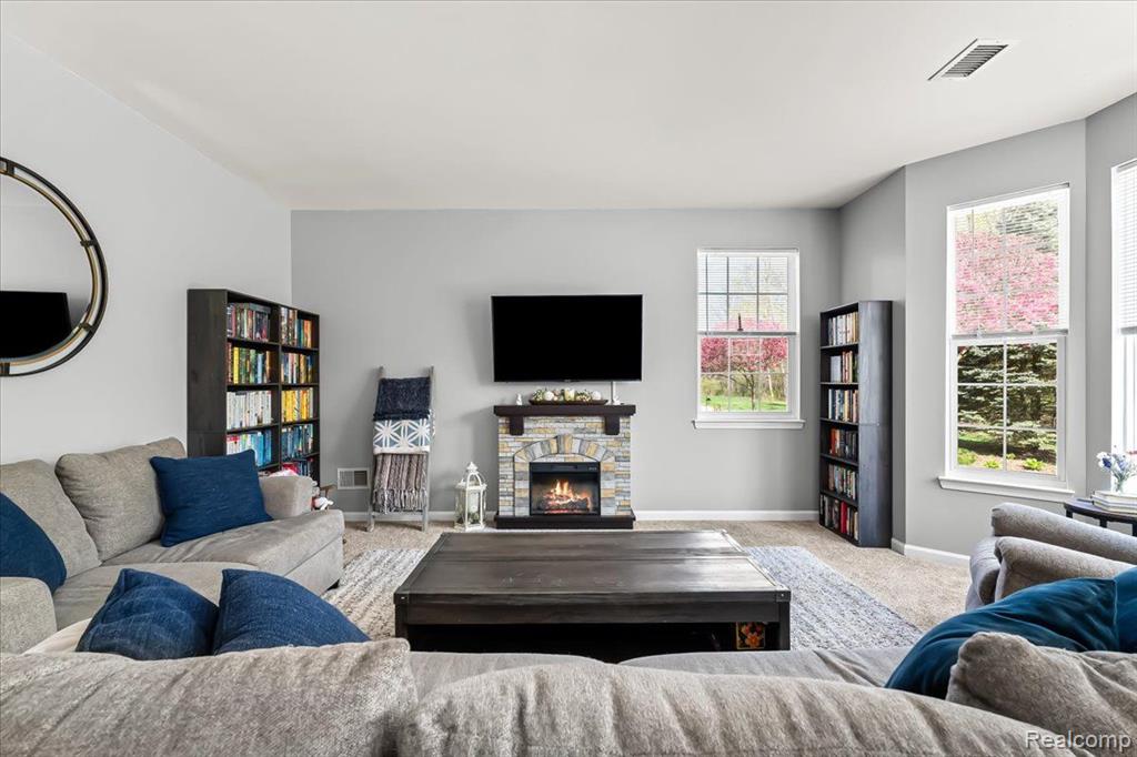 769 ABBINGTON Court, Howell, MI 48843 — Photo 5