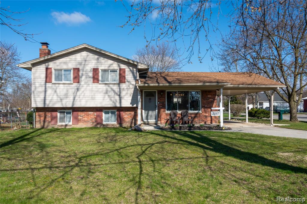 13257 Strong Boulevard, South Rockwood, MI — Photo 3