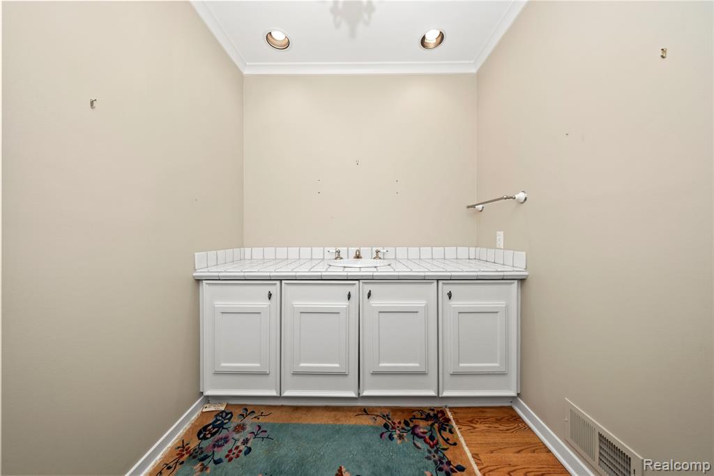 7277 Simsbury Drive, West Bloomfield, MI — Photo 21