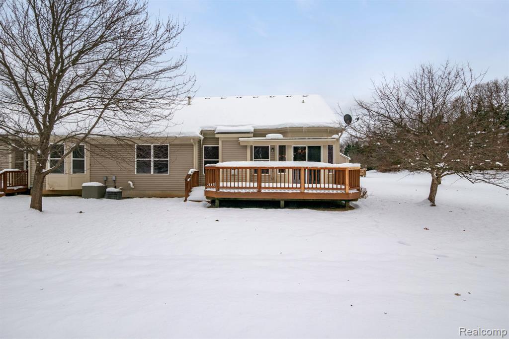 671 Woodhaven Drive, Commerce Twp, MI 48390 — Photo 55