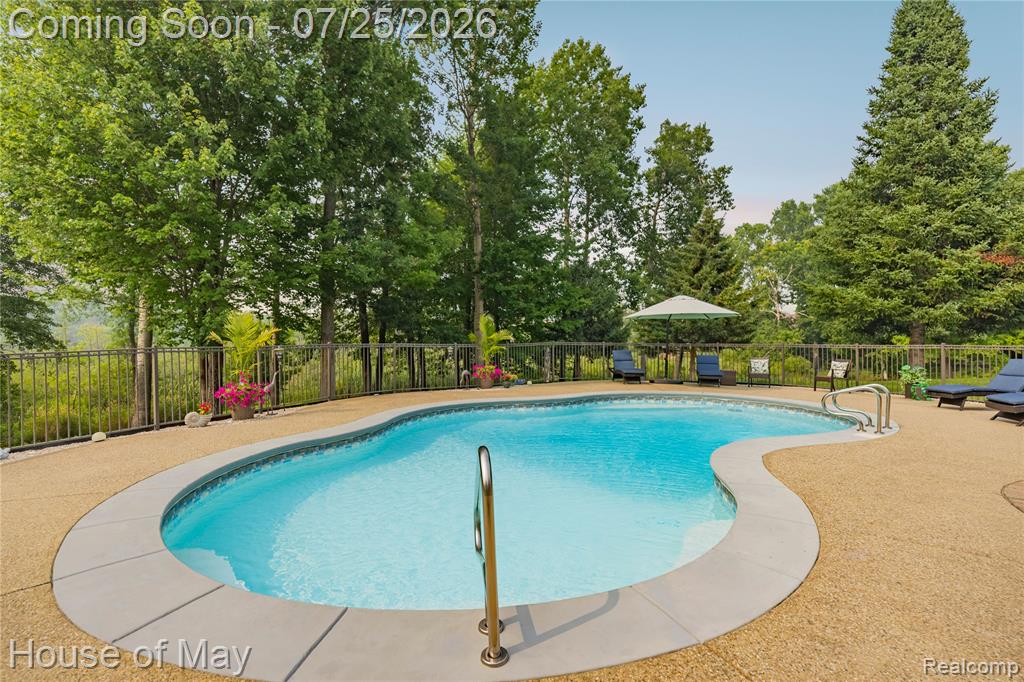 2082 Sandlewood Drive, White Lake, MI 48383 — Photo 10