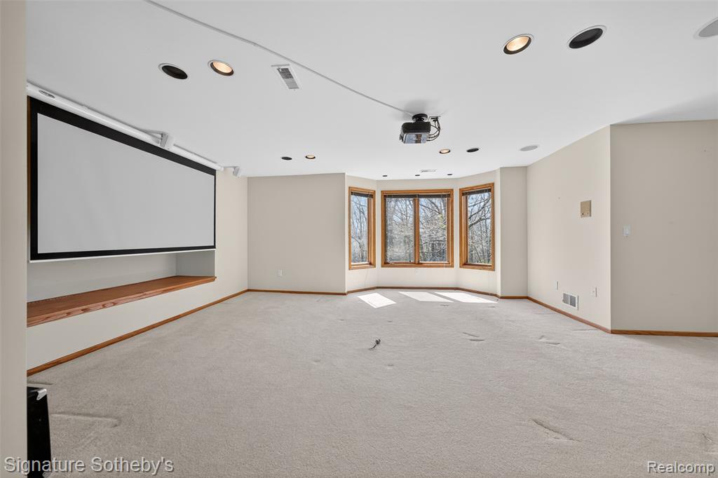 2131 Birchwood Way, Bloomfield Hills, MI 48302 — Photo 43