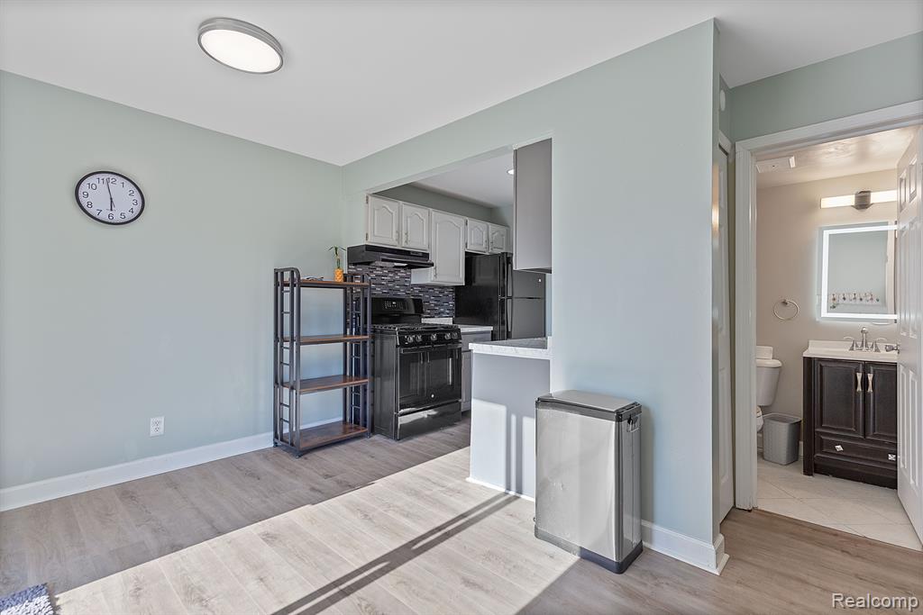 45880 KENSINGTON Street, Utica, MI 48317 — Photo 3