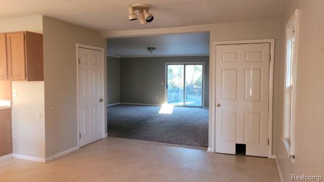 985 Fairledge Street, Lake Orion, MI 48362 — Photo 8