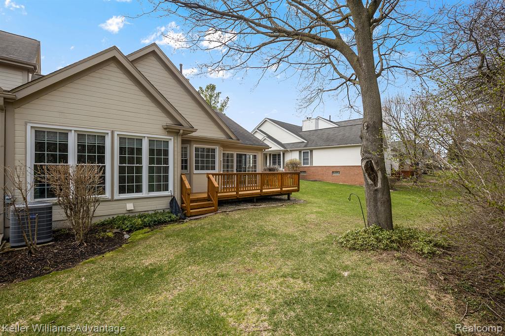 39438 VILLAGE RUN Drive, Northville, MI 48168 — Photo 5