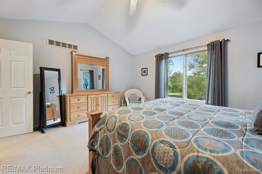 8872 Thornapple Drive, Pinckney, MI 48169 — Photo 37