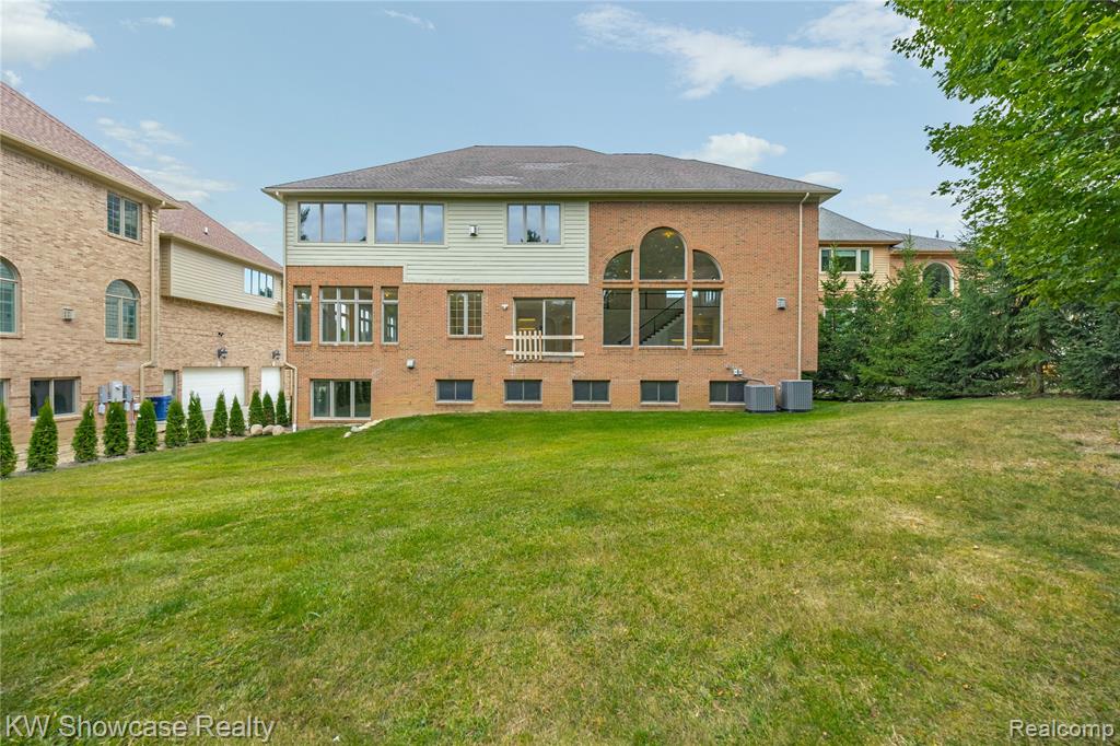 5512 Essex Court, West Bloomfield, MI — Photo 90