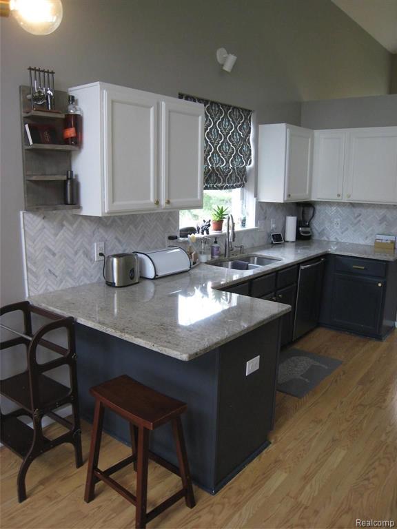 4936 CARRINGTON Drive, Rochester, MI 48306 — Photo 9