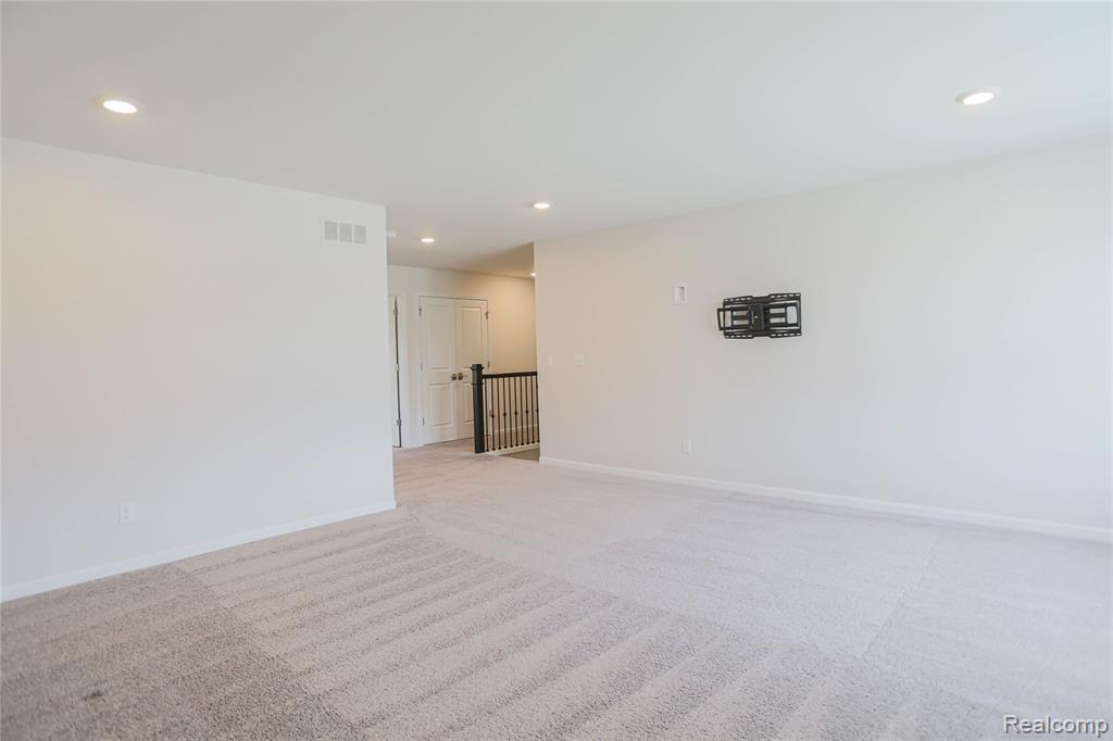13101 Valencia Drive, Utica, MI 48315 — Photo 61