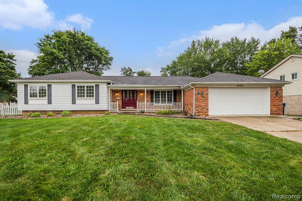 444 Boutell Drive, Grand Blanc, MI 48439 — front exterior