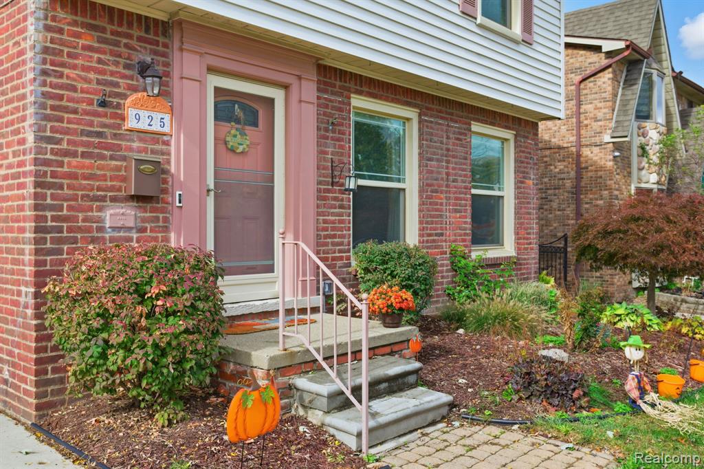 925 N Mildred Street, Dearborn, MI 48128 — front exterior