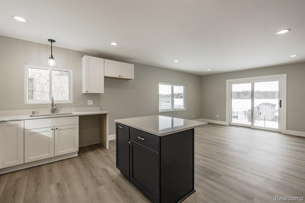 1998 Lakeview Drive, Lapeer, MI 48446 — Photo 3