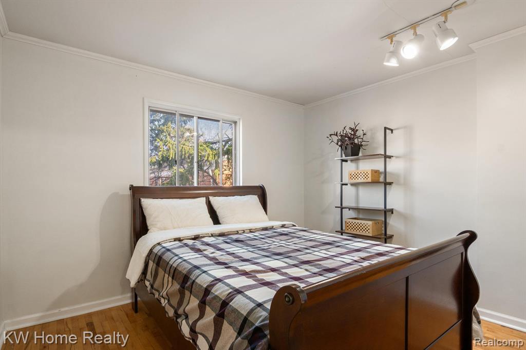 32718 GRAND RIVER Avenue, C28, Farmington, MI 48336 — Photo 17