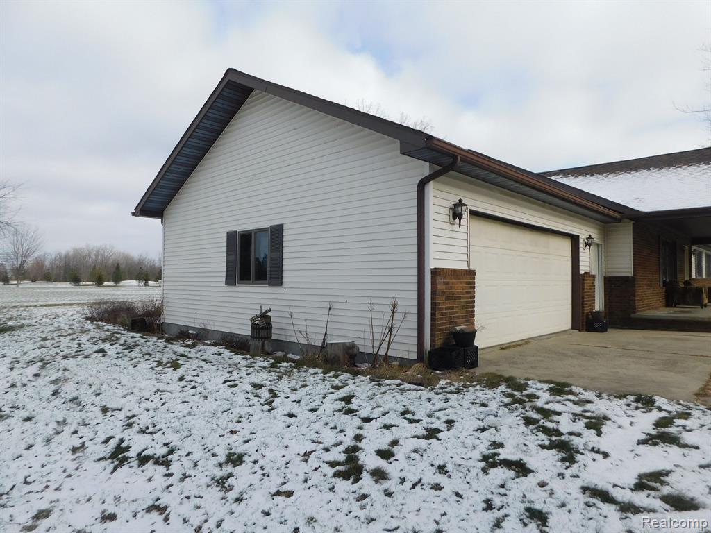 410 GOLF VIEW Drive, Sandusky, MI 48471 — Photo 10