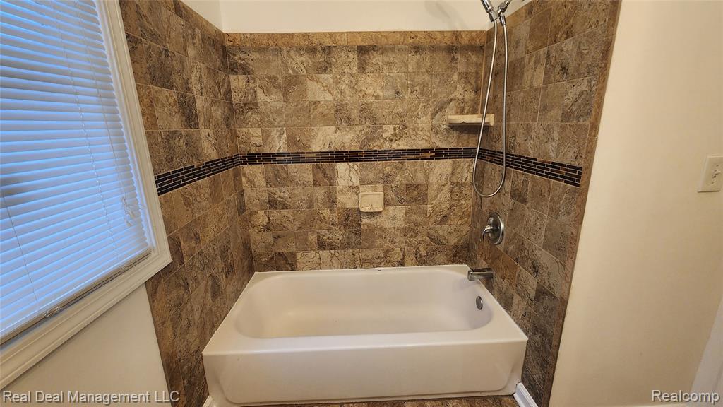 49 E Fairmount Avenue, Pontiac, MI 48340 — Photo 9