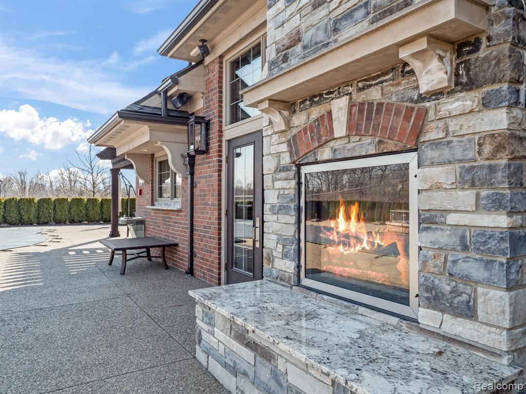 3955 Vendome Drive, Auburn Hills, MI 48326 — Photo 29