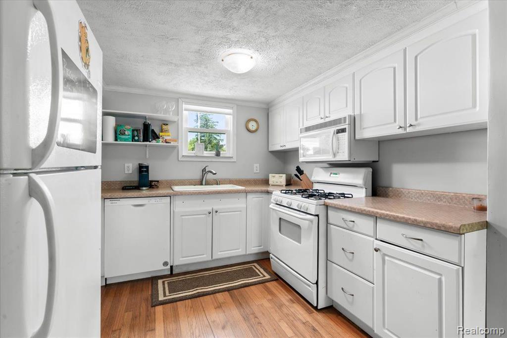 32 CEDAR Street, Ortonville, MI 48462 — Photo 13