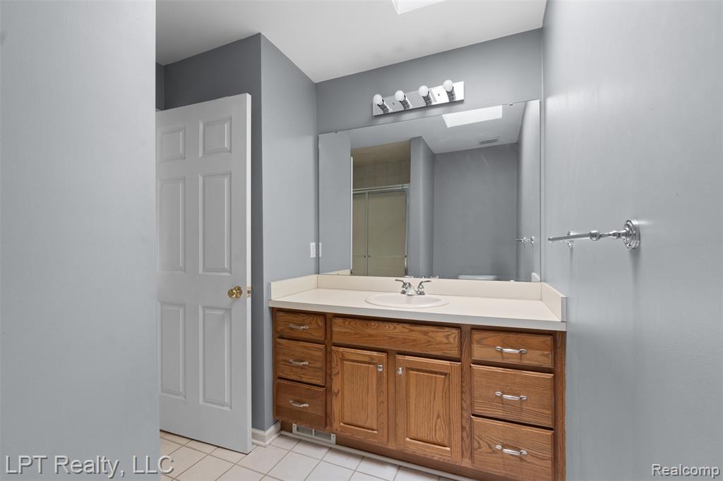 9968 Tuscany Valley Way, South Lyon, MI 48178 — Photo 35
