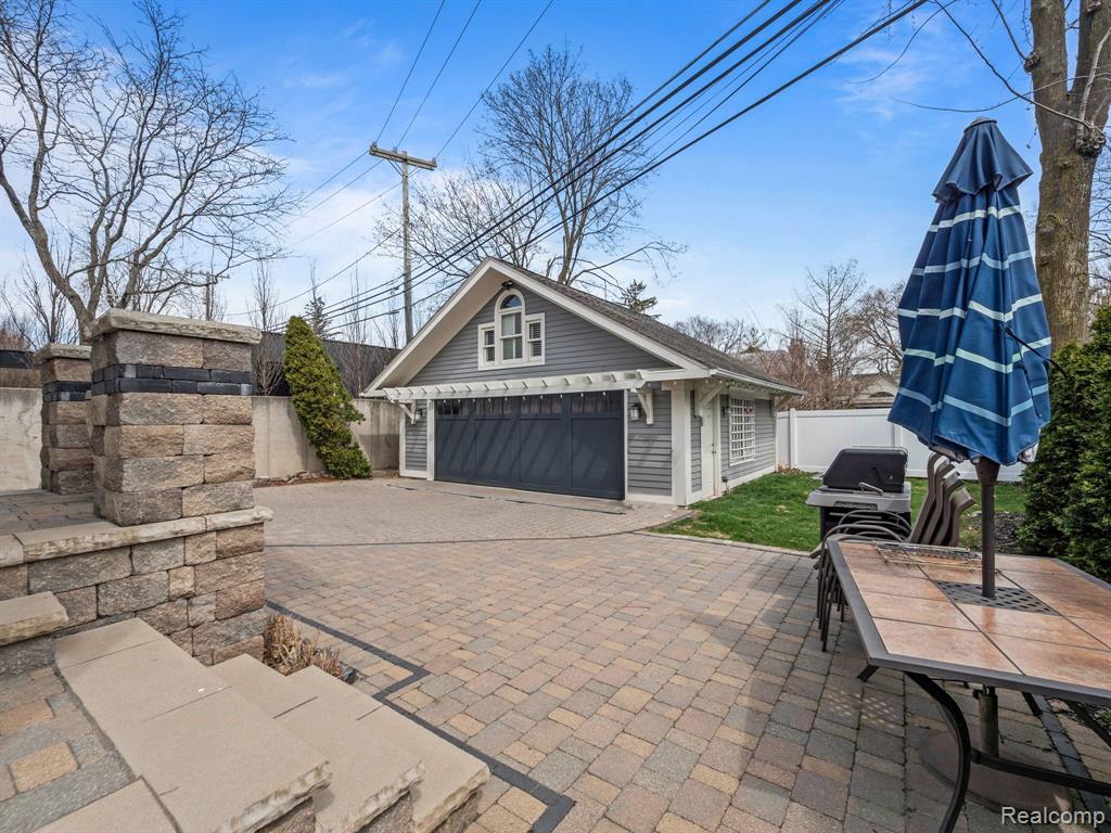 731 S BATES Street, Birmingham, MI 48009 — Photo 43