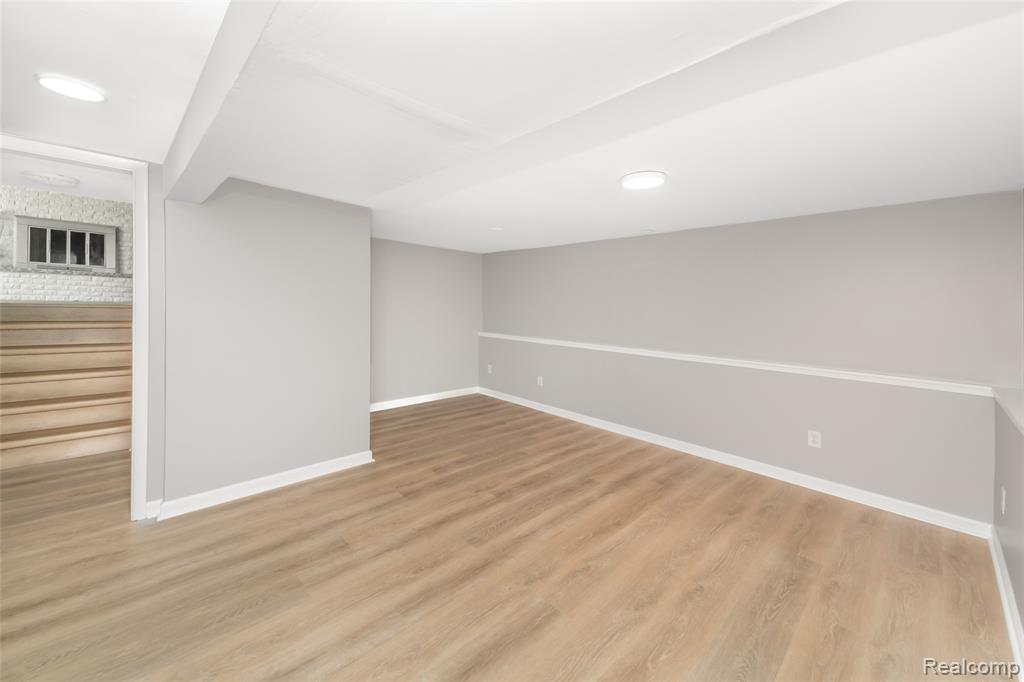8239 Atha Street, White Lake, MI — Photo 18