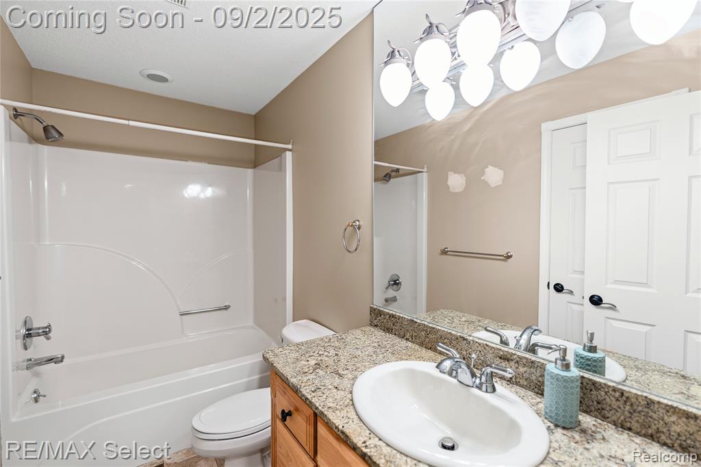 8468 Cranbrook Drive, Grand Blanc, MI 48439 — Photo 35