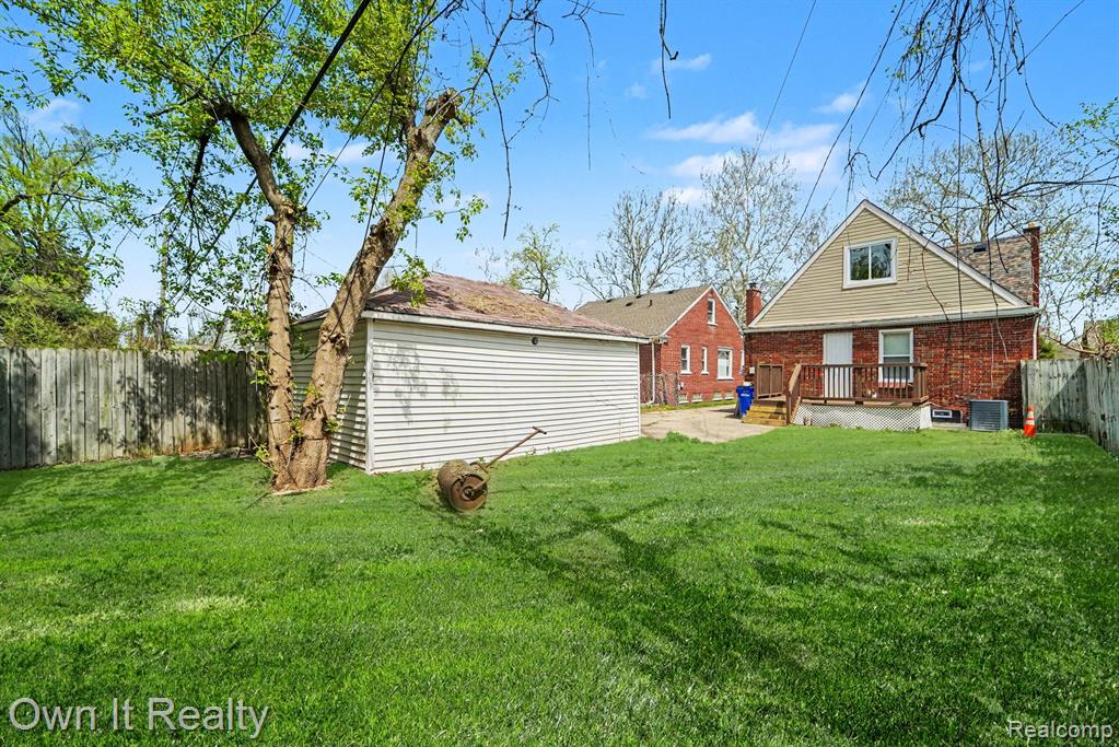 18429 Strathmoor Street, Detroit, MI 48235 — Photo 30