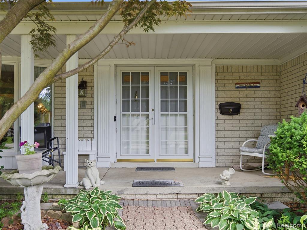 883 Briarcliff Drive, Grosse Pointe, MI 48236 — Photo 3