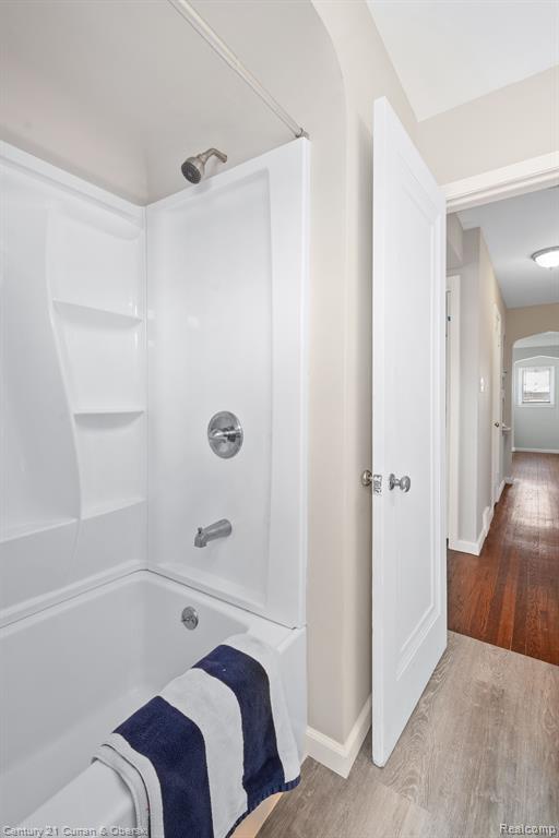20488 FLEETWOOD Drive, Harper Woods, MI 48225 — Photo 19