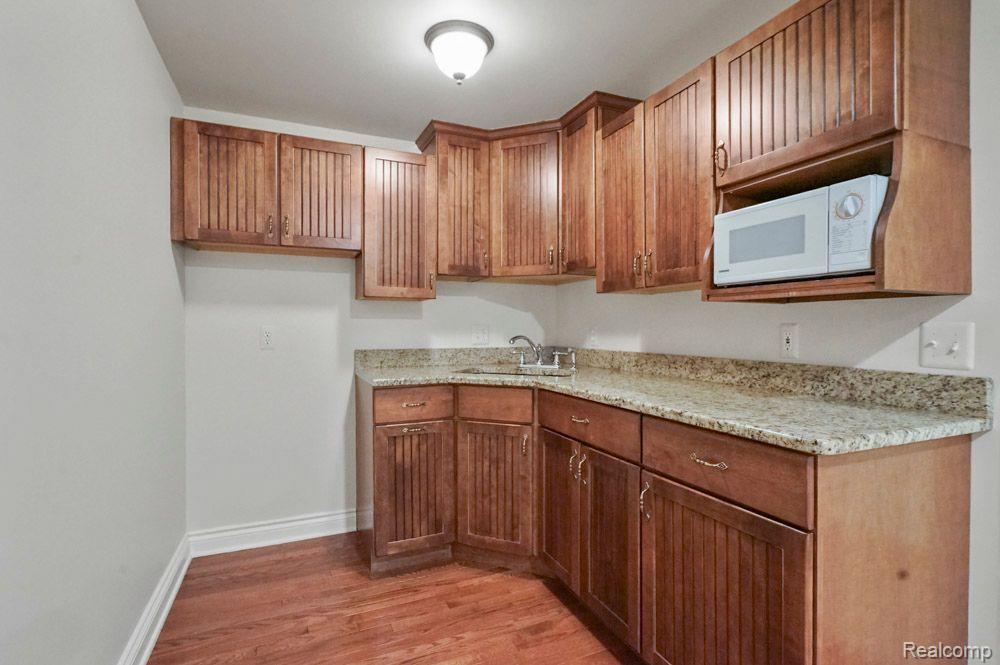 71 BURNIAH Lane, Lake Orion, MI 48362 — Photo 38