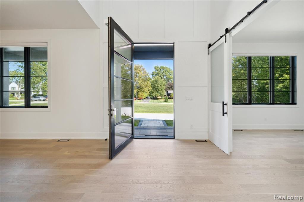7450 PARKSTONE Lane, Bloomfield Hills, MI 48301 — Photo 7
