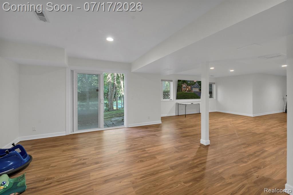 6081 Beachwood Drive, West Bloomfield, MI 48324 — Photo 54