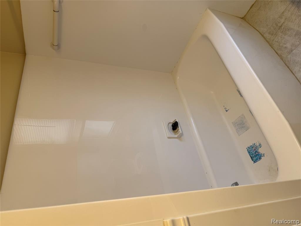 9557 W Inkster Road W, Livonia, MI 48150 — Photo 14