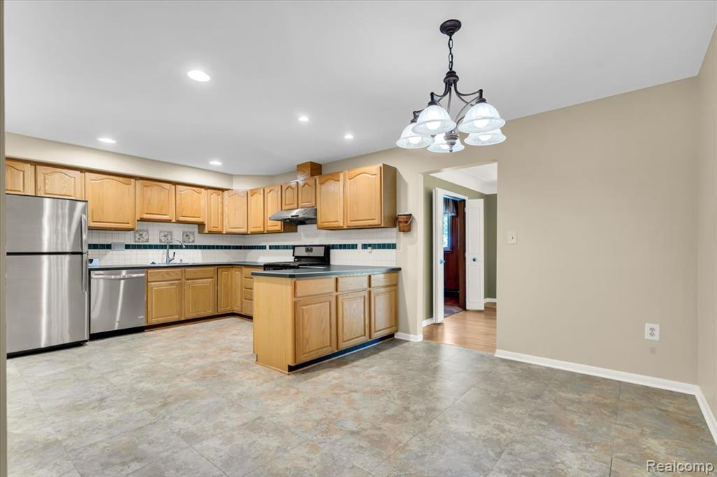 778 Troywood Drive, Troy, MI 48083 — Photo 9