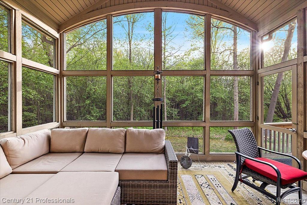 4735 OAKHURST RIDGE Road, Clarkston, MI 48348 — Photo 25