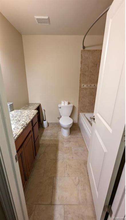 748 E Fox Hills Drive, Bloomfield, MI 48304 — Photo 12