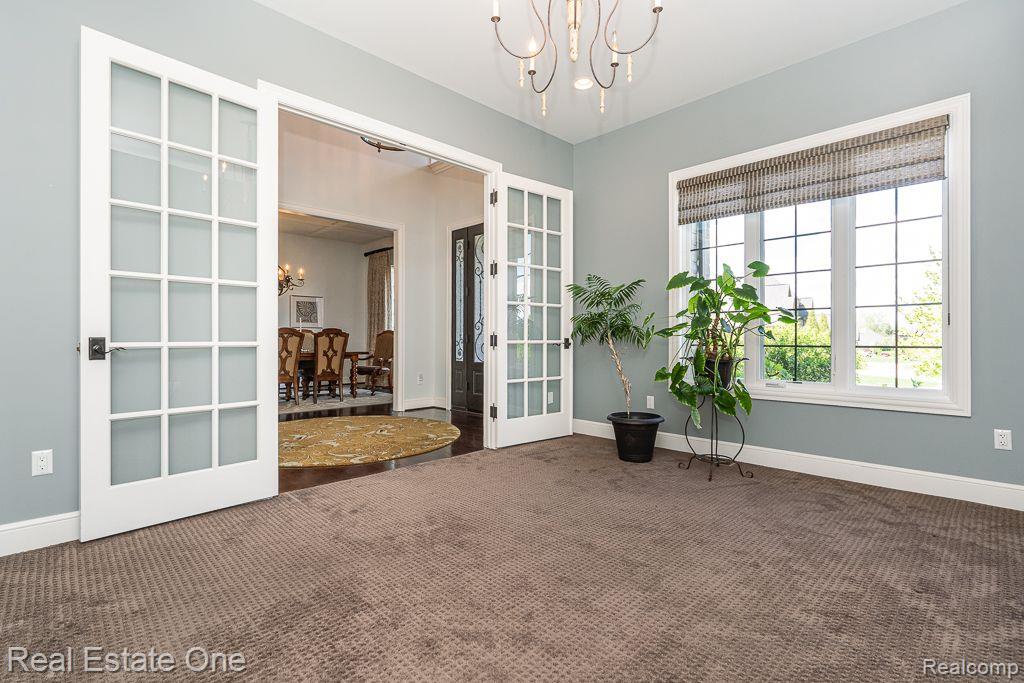 611 Wellington Circle, Rochester Hills, MI 48309 — Photo 24