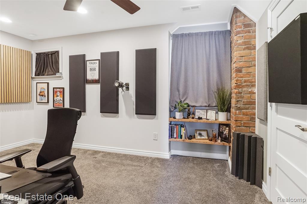 705 N Dorchester Avenue, Royal Oak, MI 48067 — Photo 24