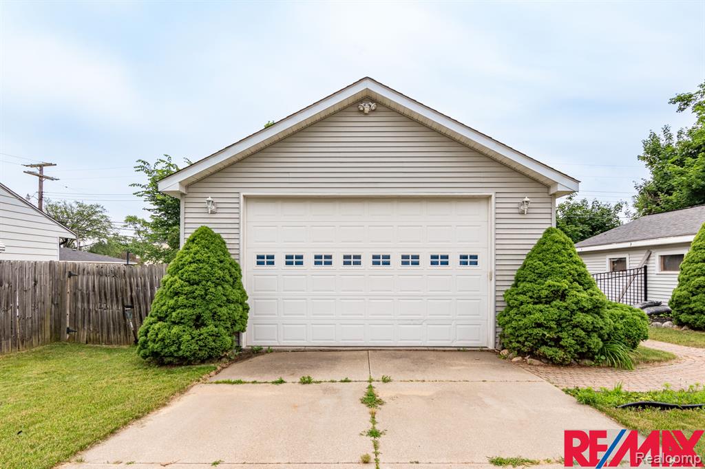 4351 SEEDEN Street, Waterford, MI 48329 — Photo 10