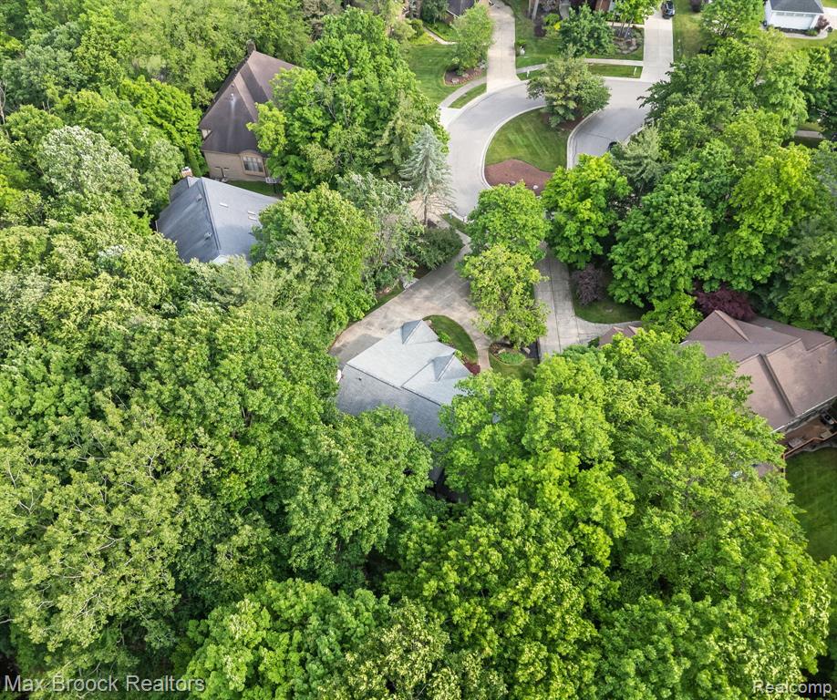 6224 Bromley Court, West Bloomfield, MI — Photo 45