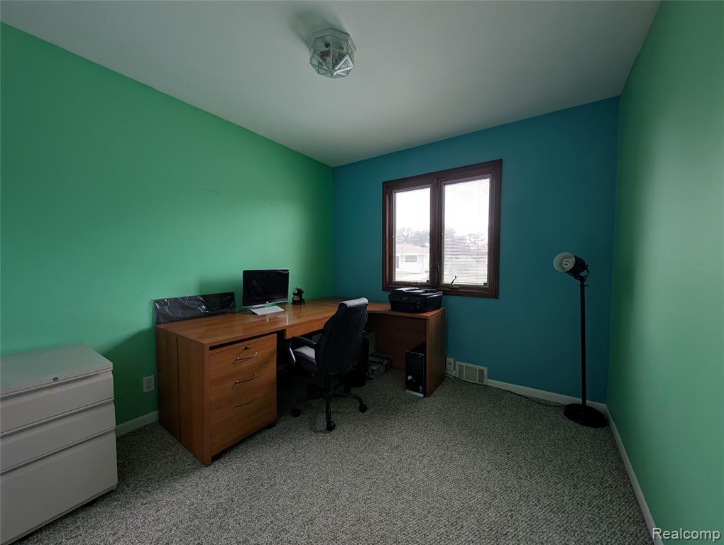 16318 Wellington Avenue, Roseville, MI 48066 — Photo 10