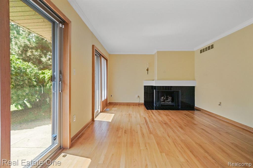3856 Old Creek Road, 25, Troy, MI 48084 — Photo 7