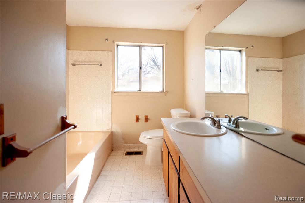 16083 Kirkshire Avenue, Beverly Hills, MI 48025 — Photo 28