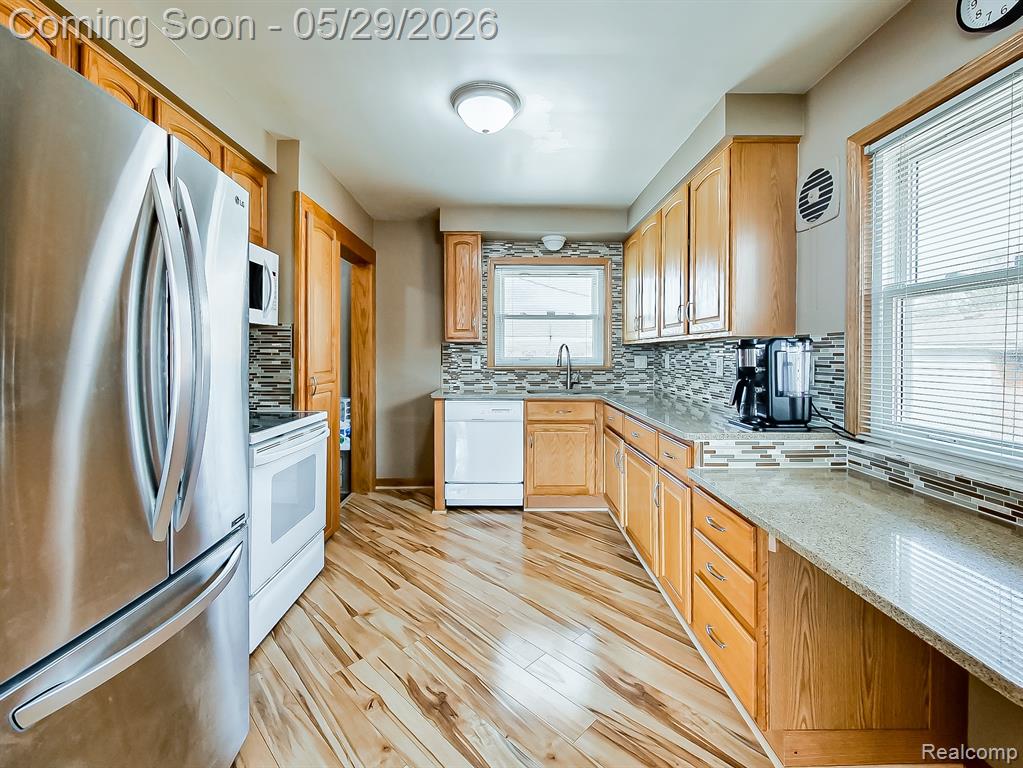 8634 Allen Road, Allen Park, MI 48101 — Photo 5